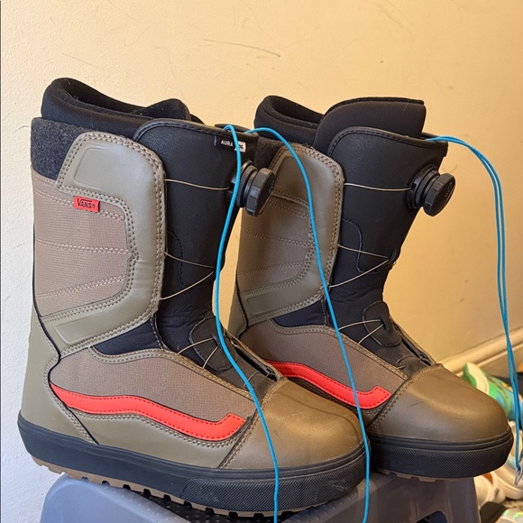 EUC Vans Aura OG Snowboard Boots Size 10 - Picture 4 of 12